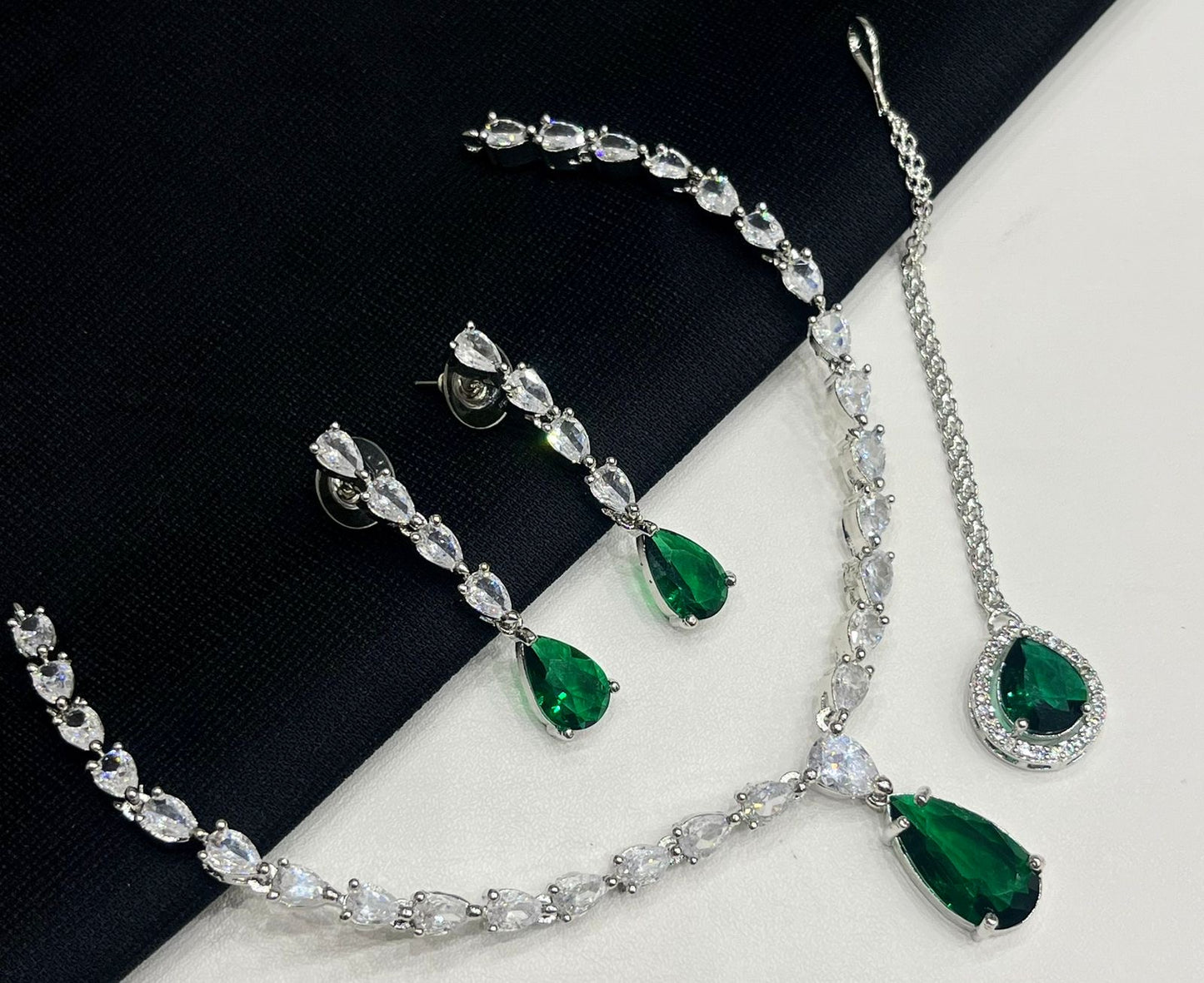 Zircon set