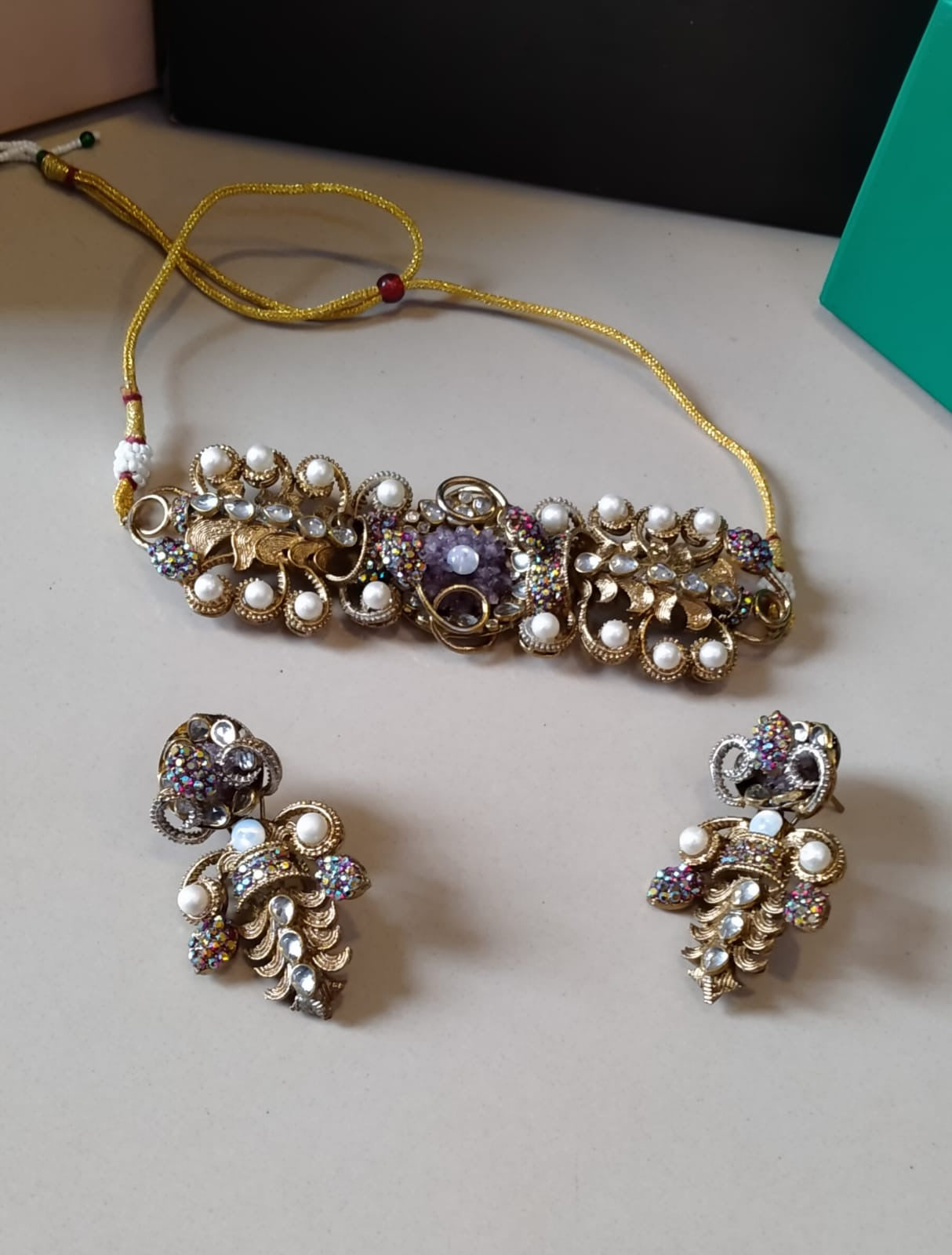 *Handmade turkish with crush stone choker set*