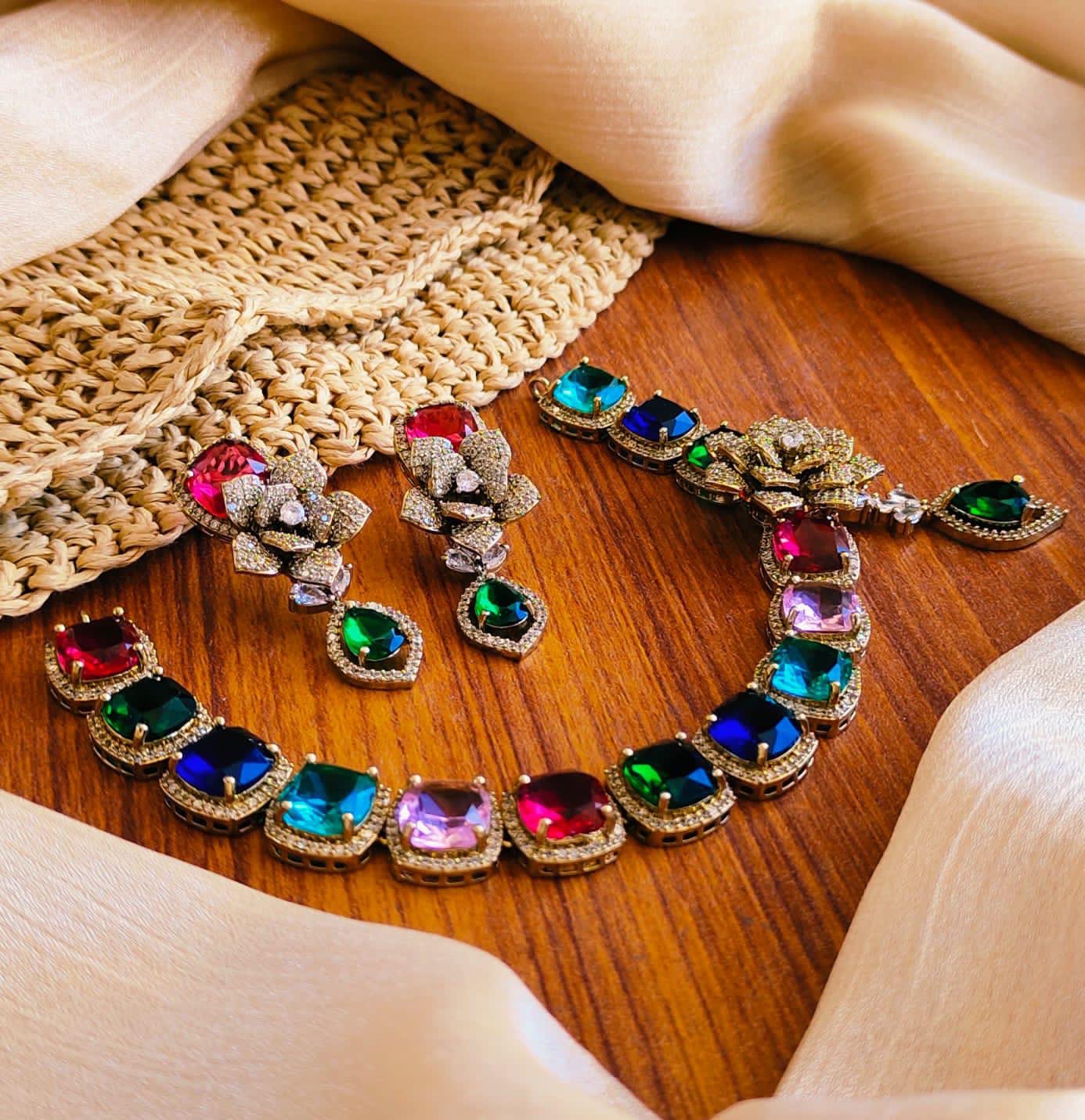 AD necklace set antique polish