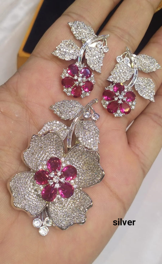 *Pendant set with earrings*