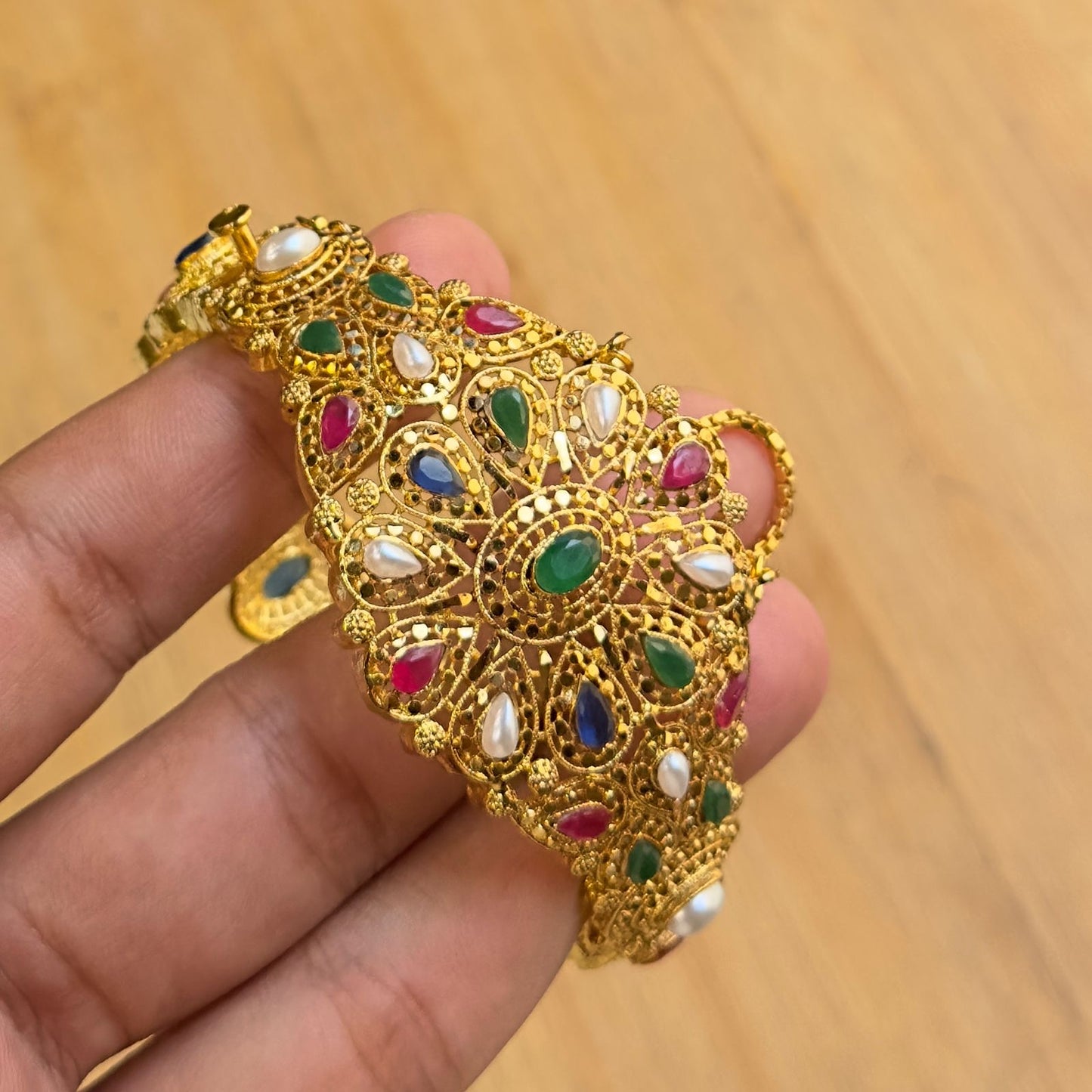 *Goldpolished Openable Bangles*