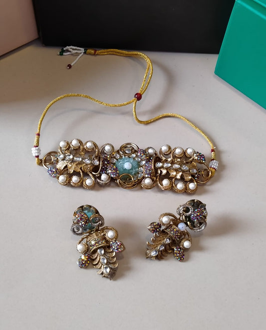 *Handmade turkish with crush stone choker set*