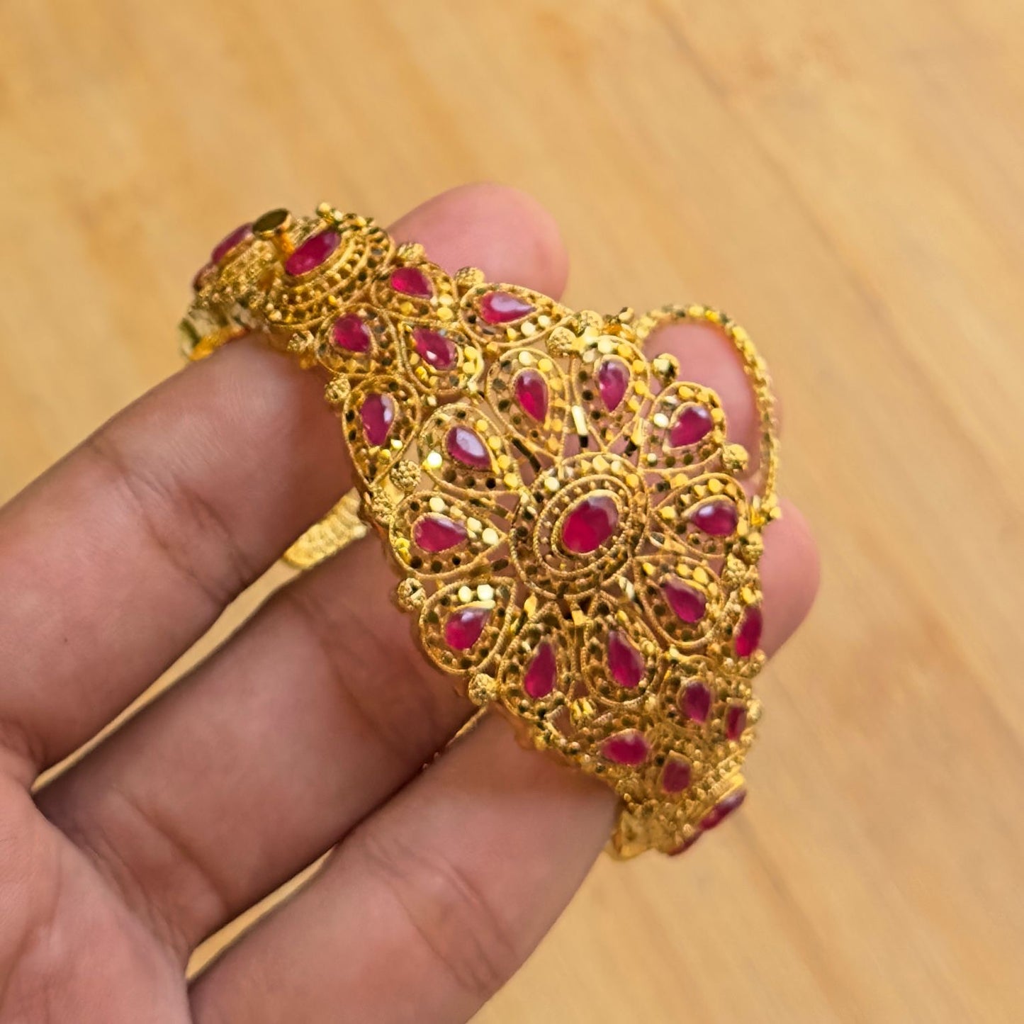 *Goldpolished Openable Bangles*