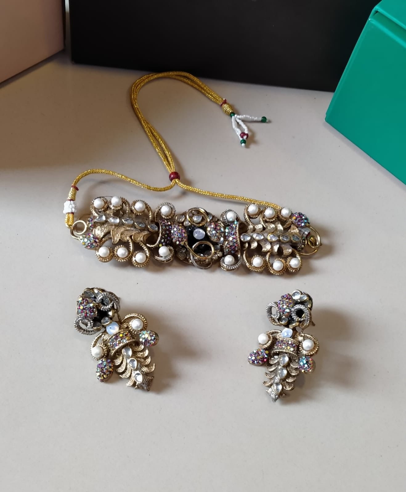 *Handmade turkish with crush stone choker set*
