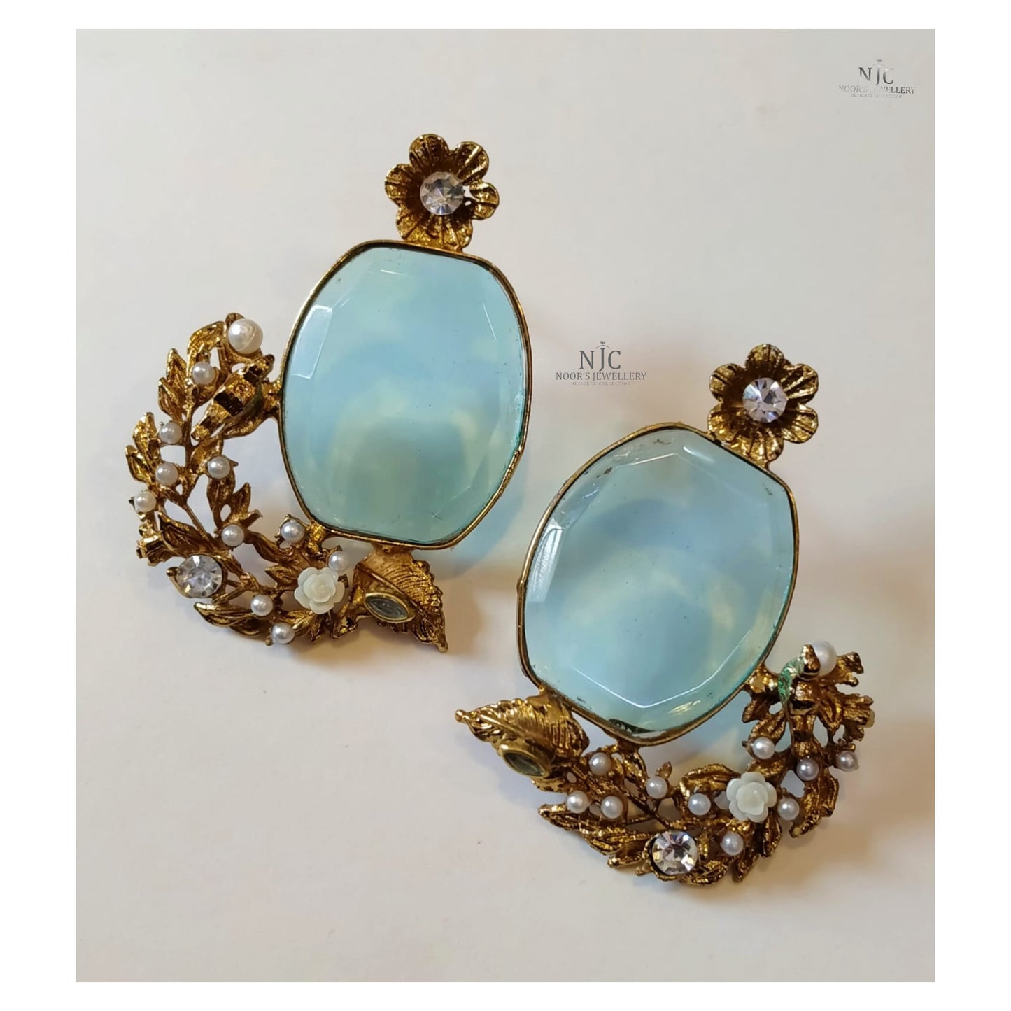 Earrings studs