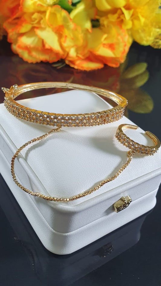 *Indian Zircon Anja Kara Openable Ring Adjustable*