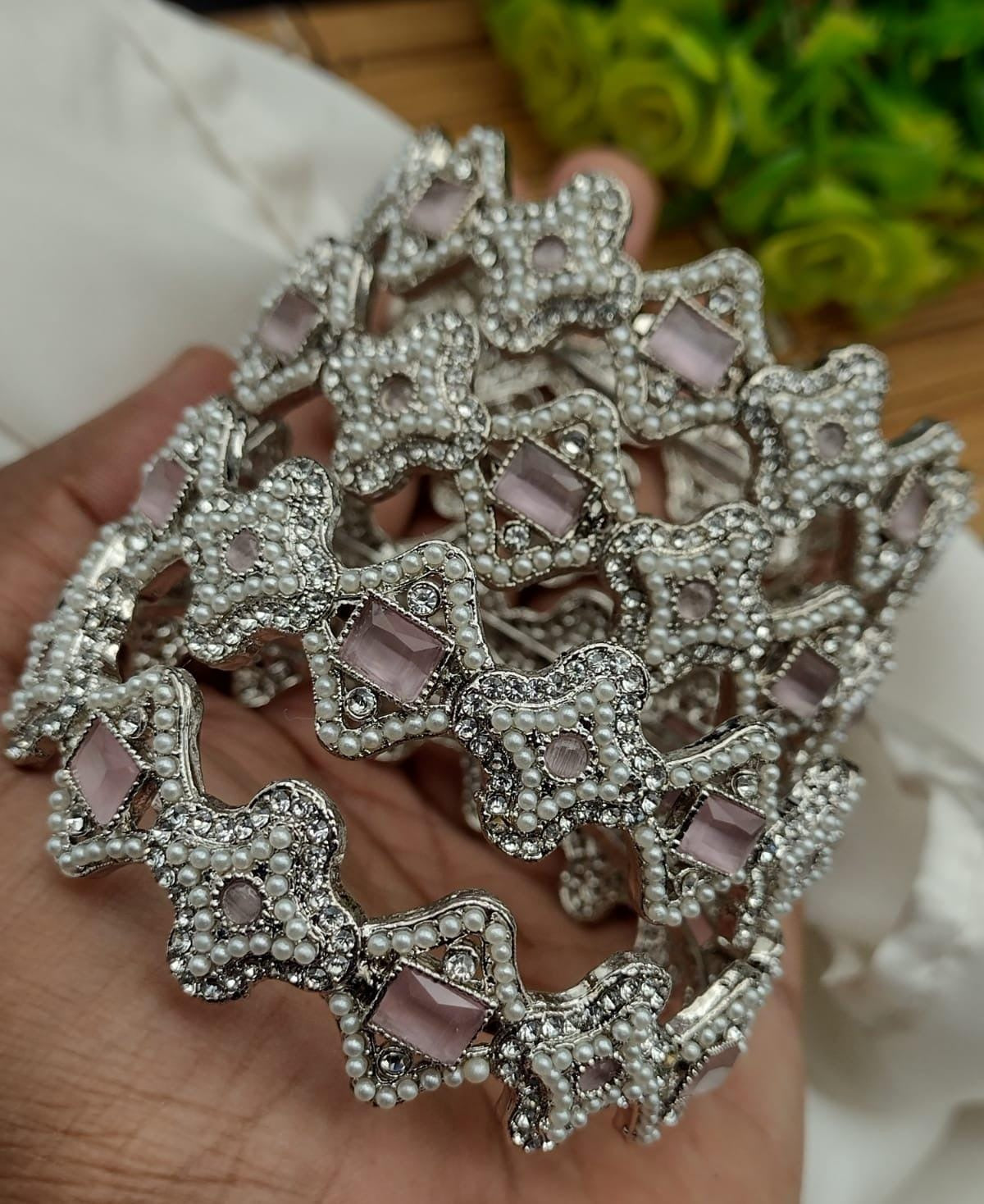 Four pieces bangle set