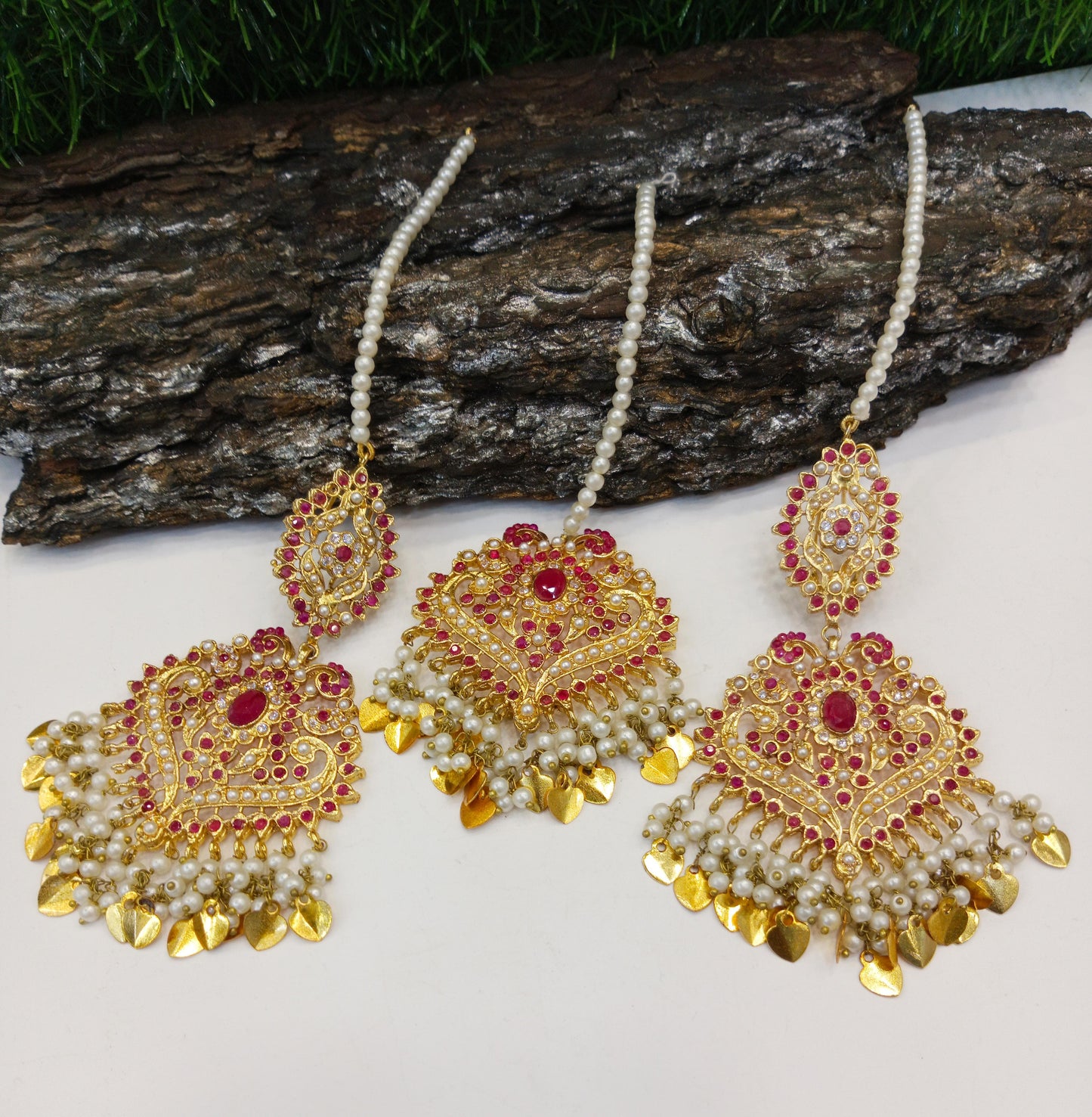 Earrings with tikka