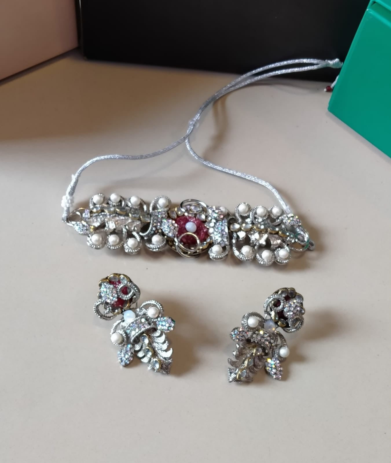 *Handmade turkish with crush stone choker set*
