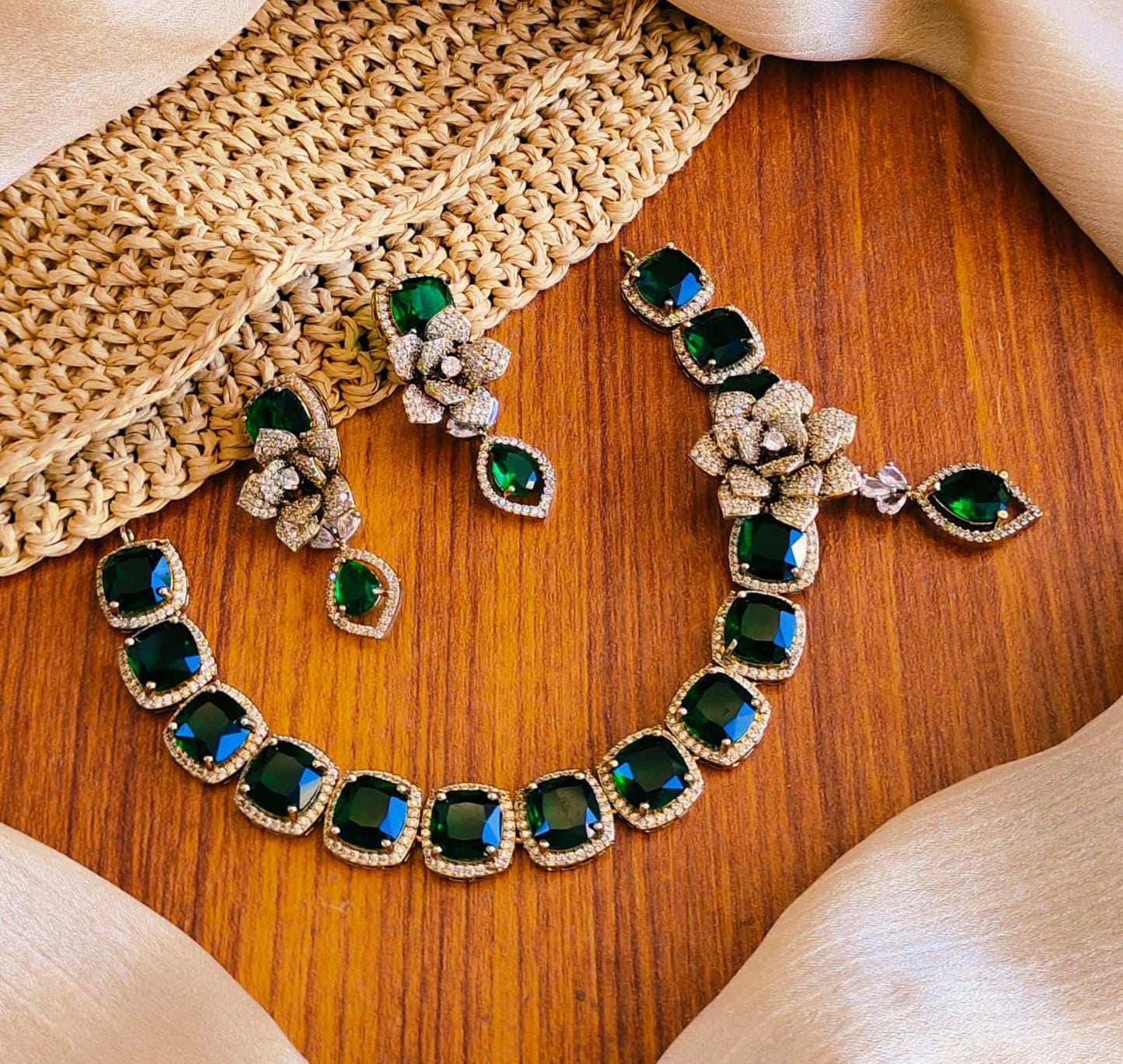 AD necklace set antique polish