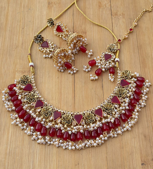 Flower necklace set