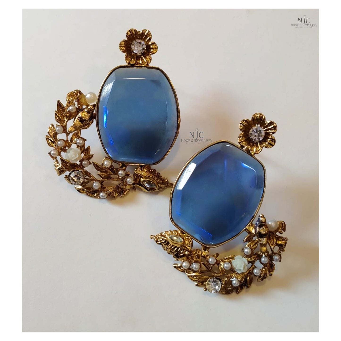 Earrings studs