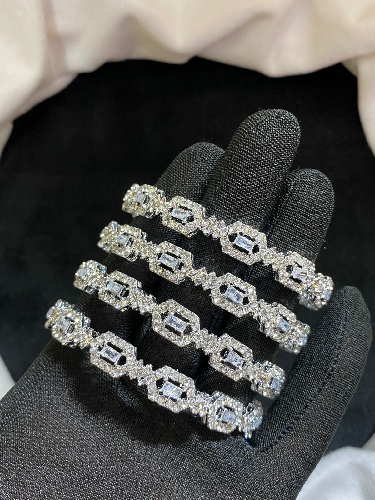 Zarcon 4 PCs bangle set