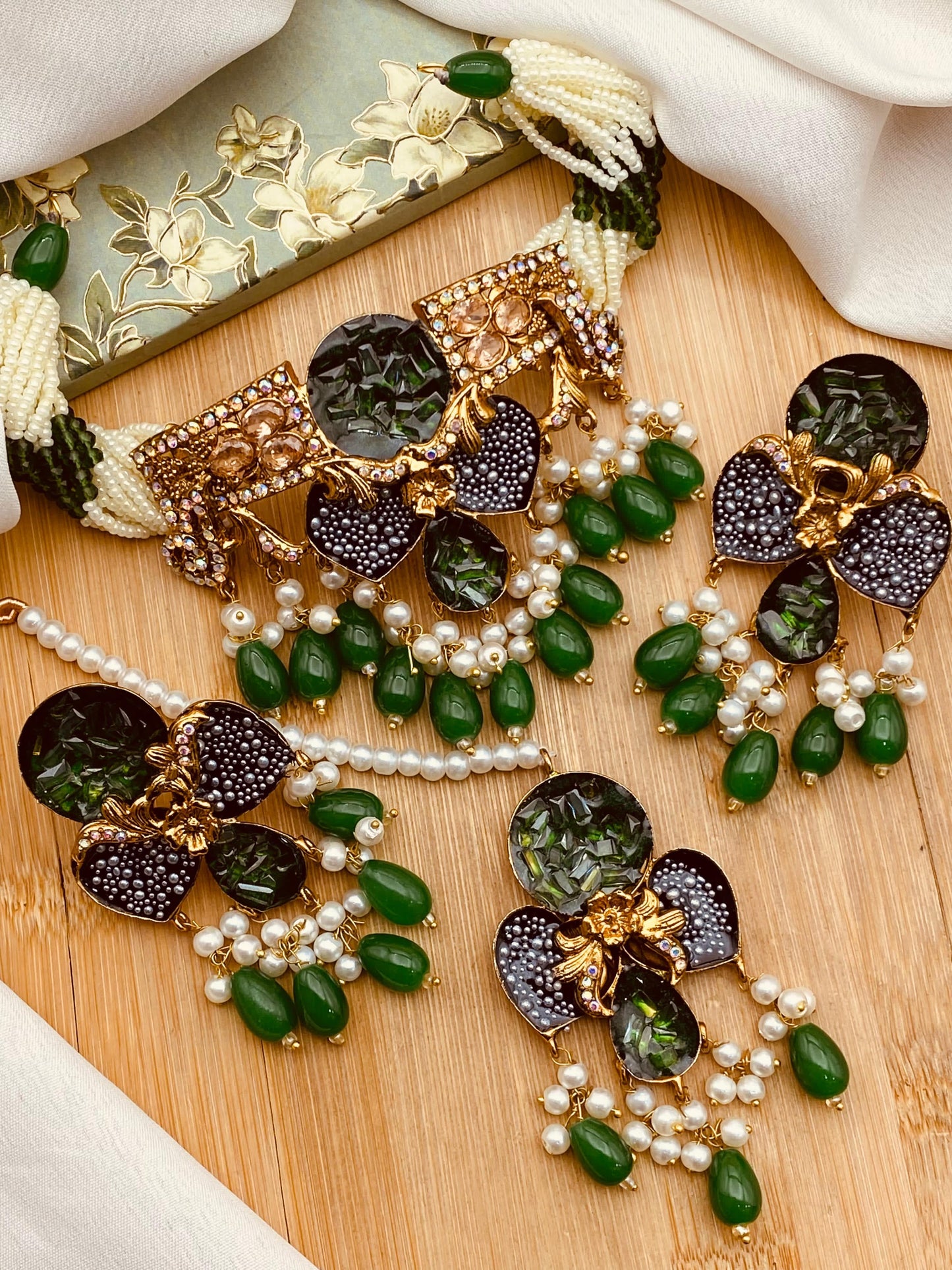 Premium quality handmade stone chokkar set