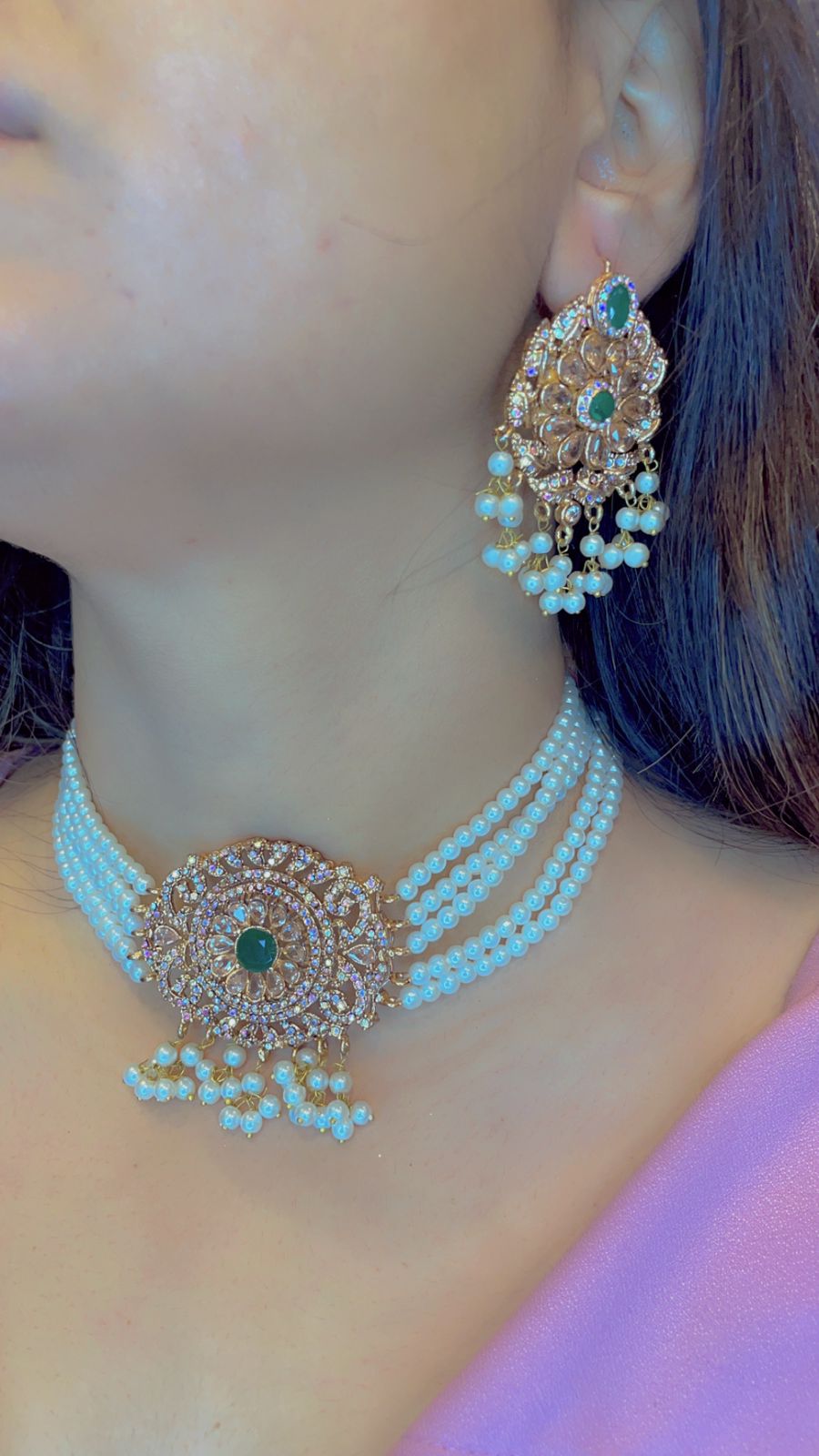 Chokar set with stylish earring
Colors available