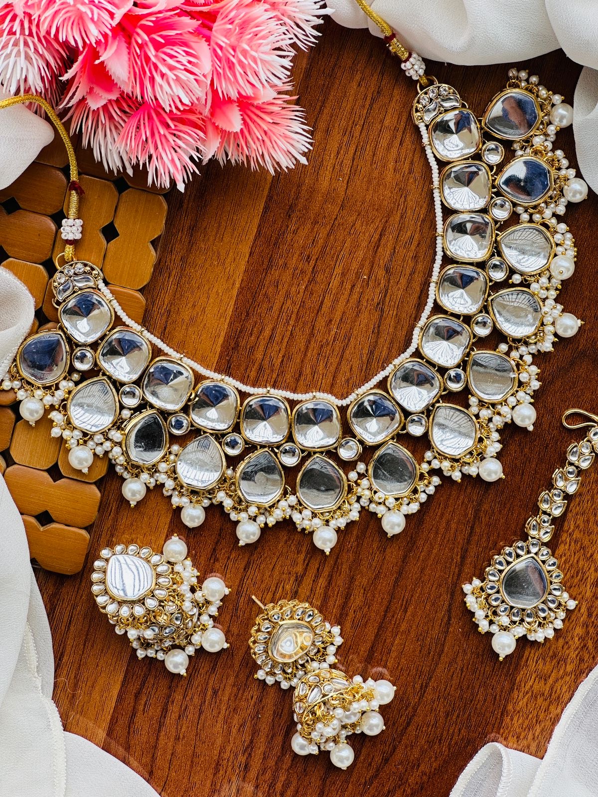 Jaipuriii style dabbii Kundan set