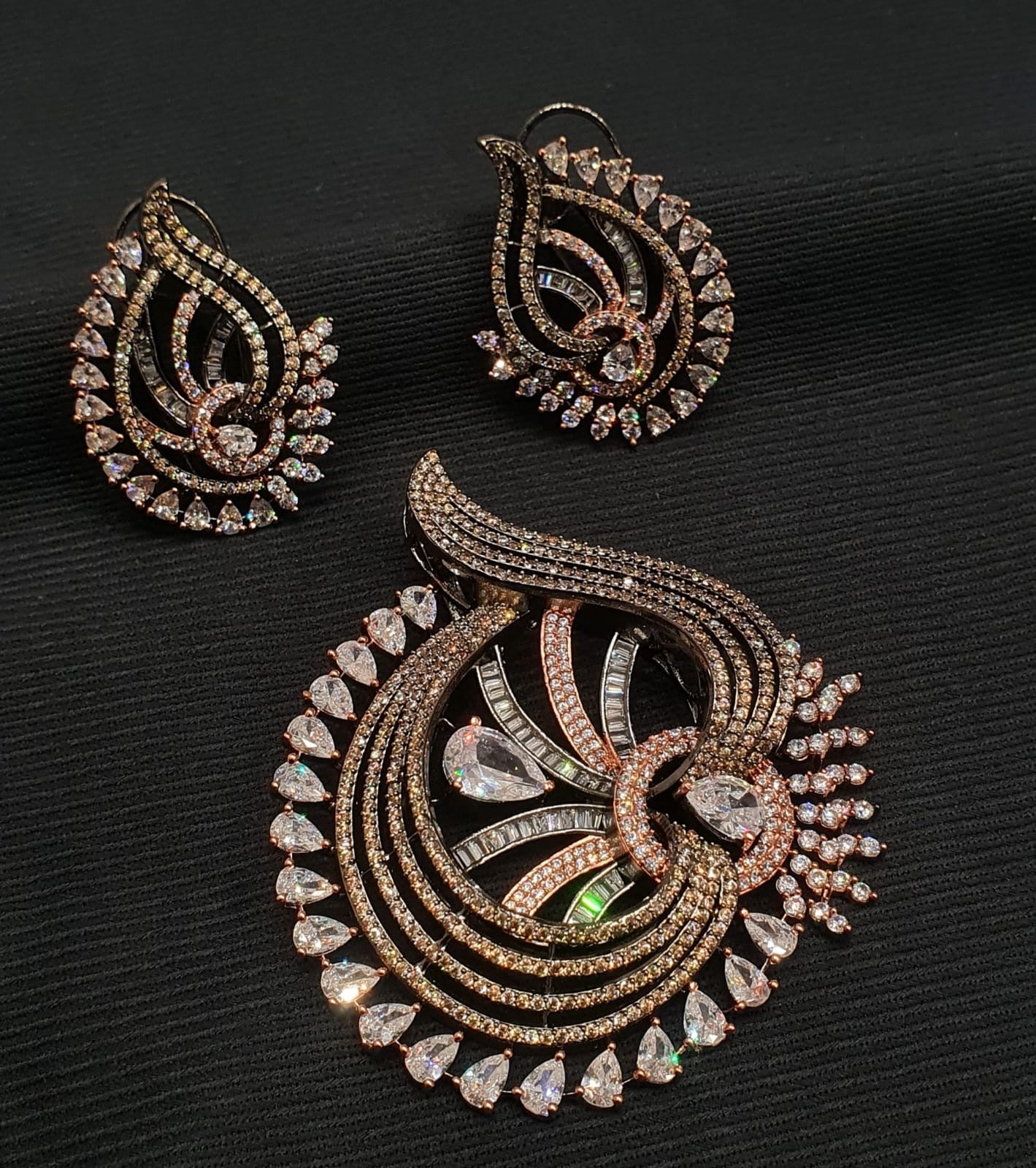 Pendant zircon and tops sets