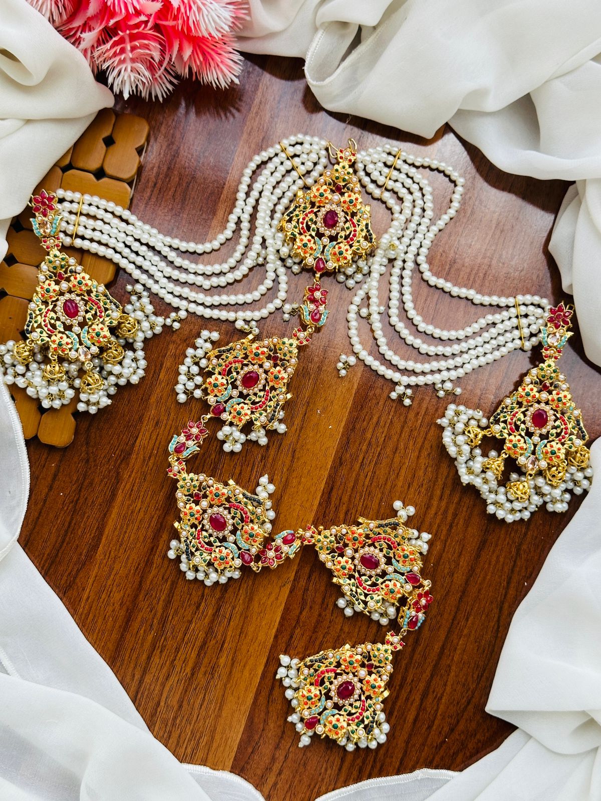 Zircon paranda with Sahara