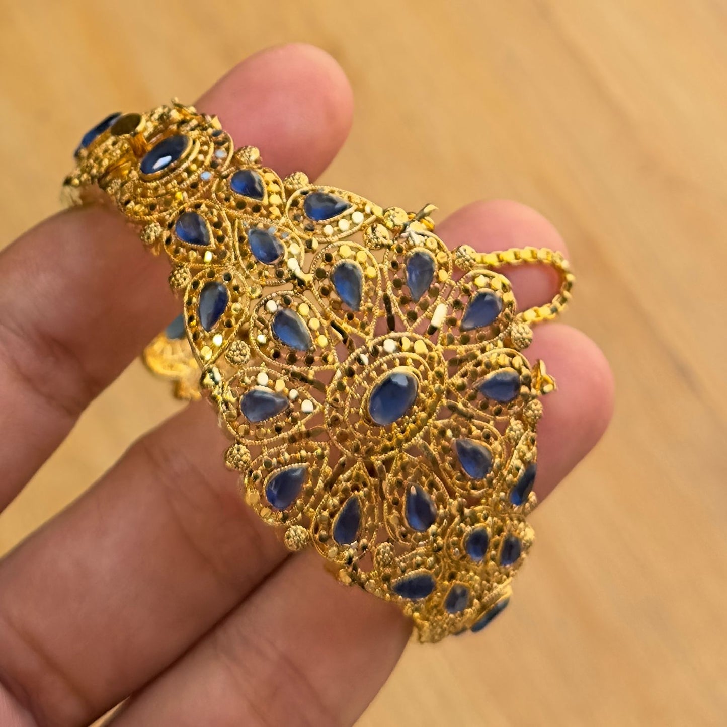 *Goldpolished Openable Bangles*