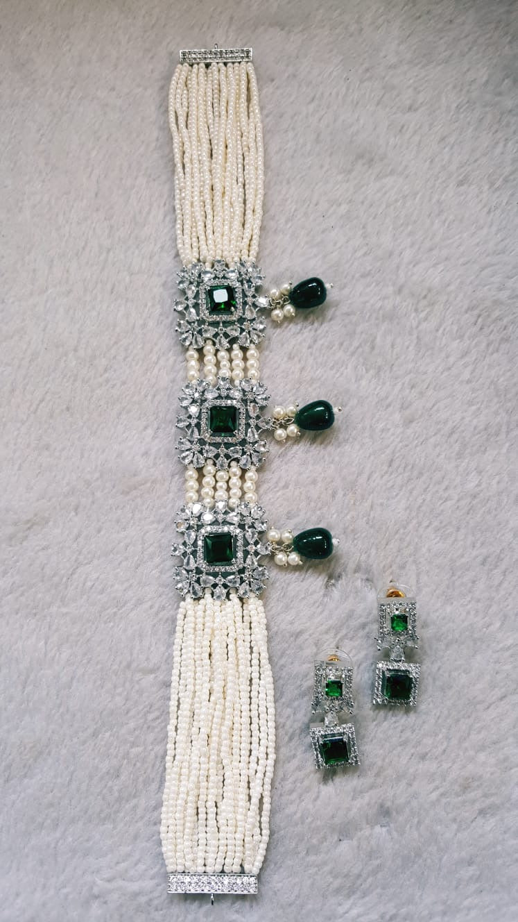 Chokers sets