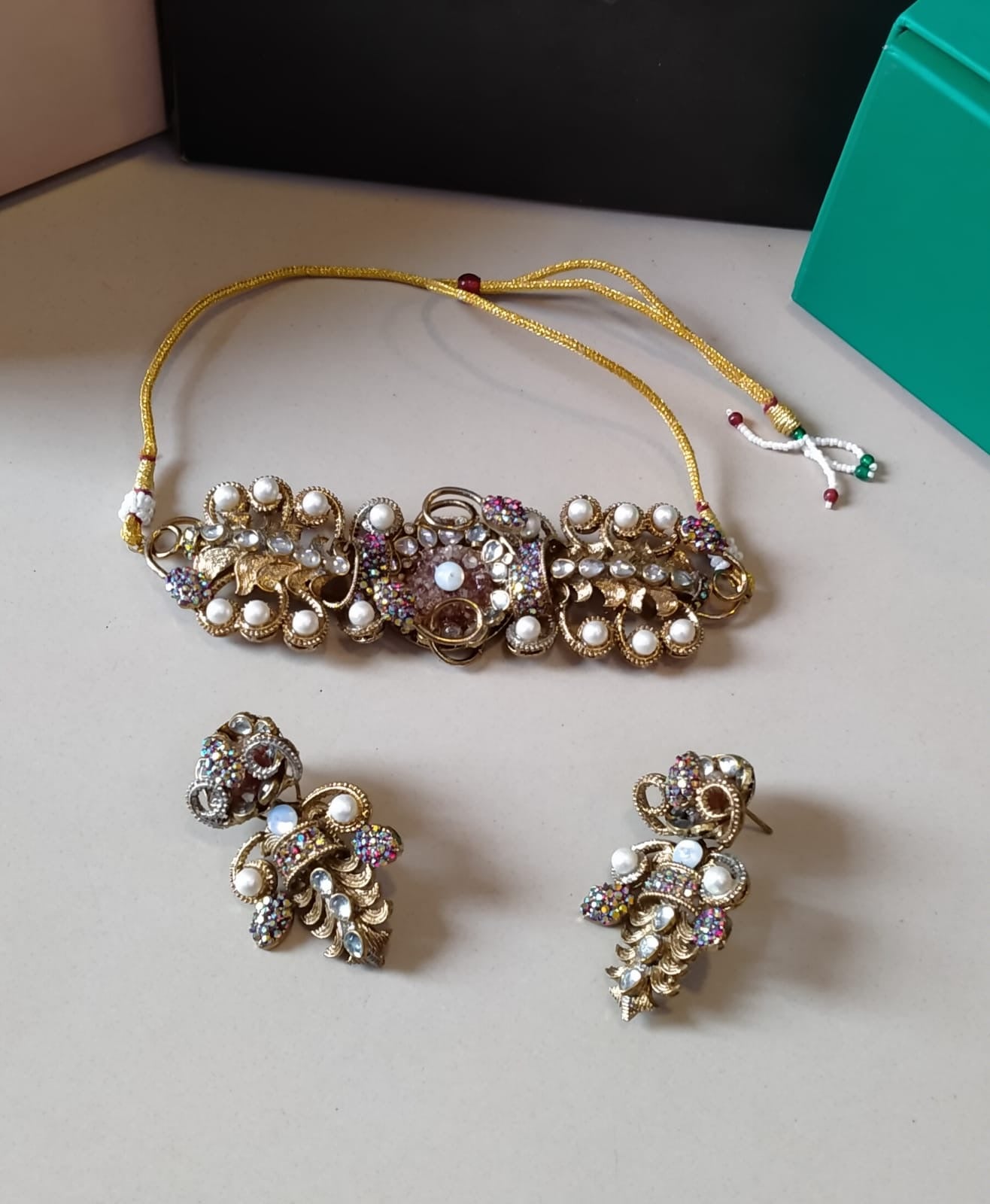 *Handmade turkish with crush stone choker set*