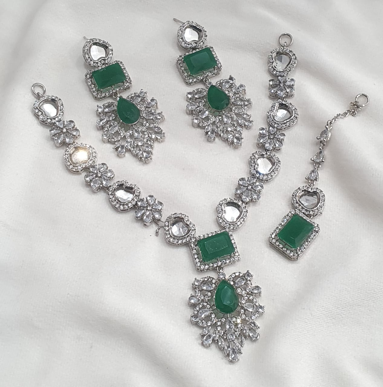Stylish V Neck Set