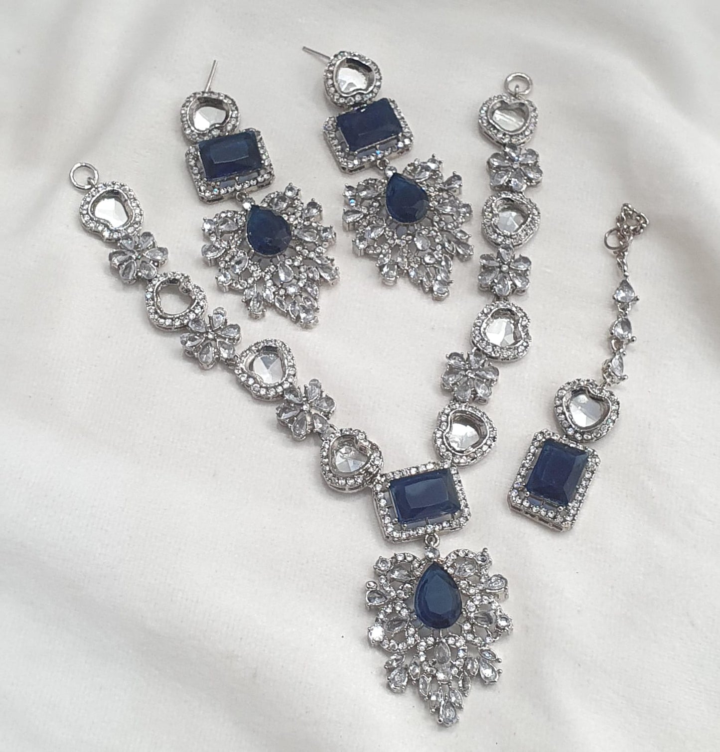 Stylish V Neck Set