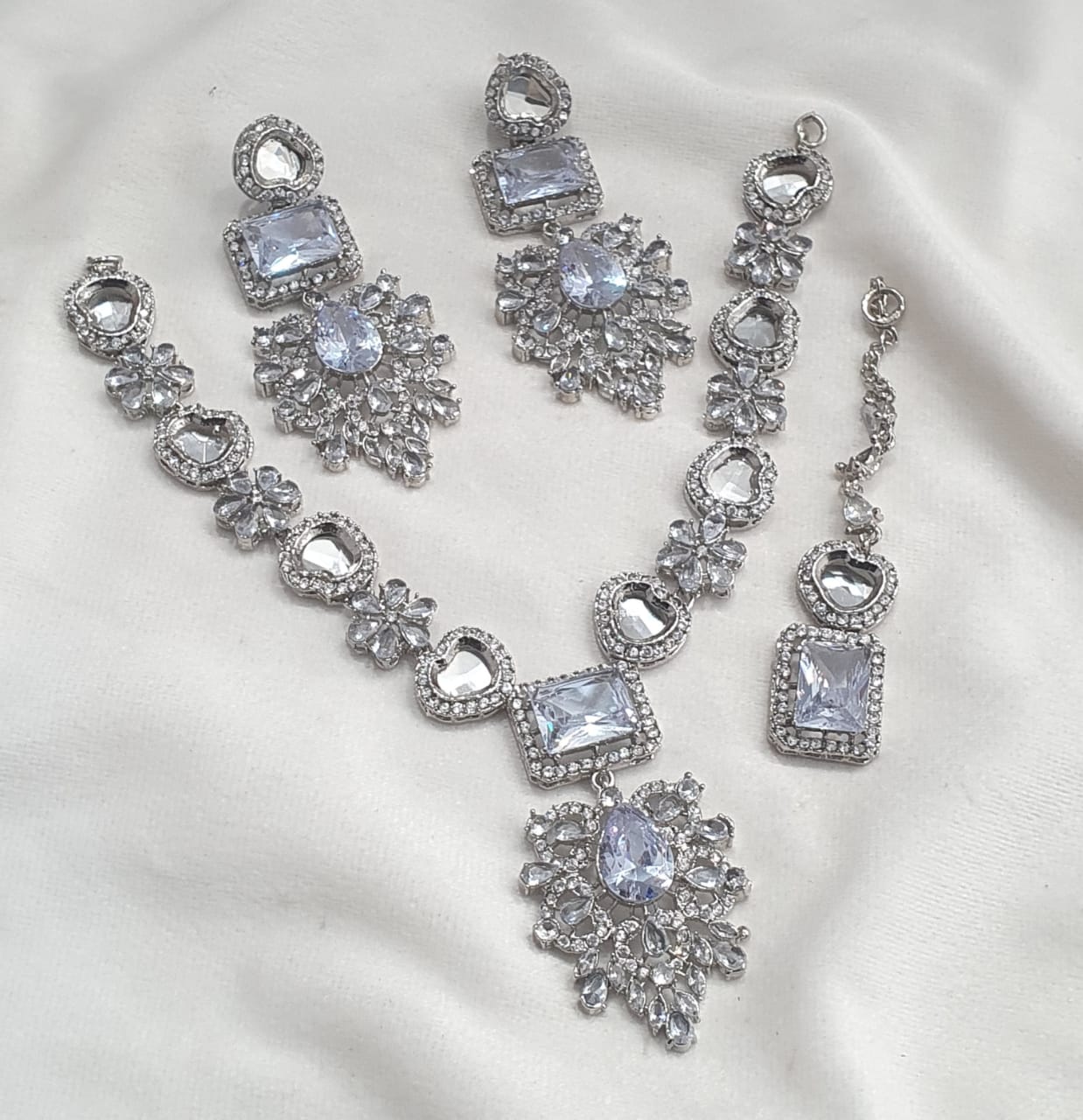 Stylish V Neck Set