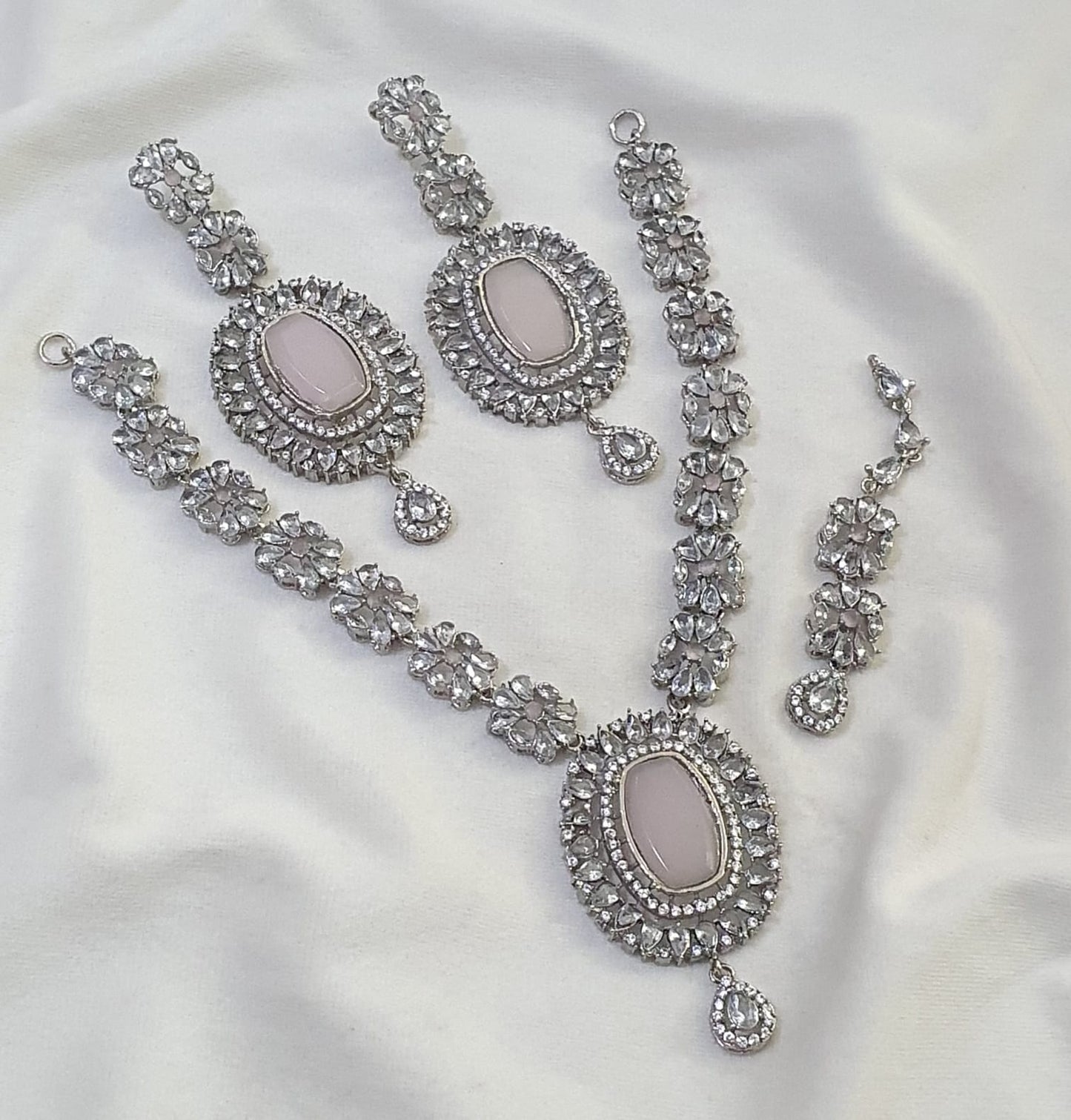 Classic V shape Sets