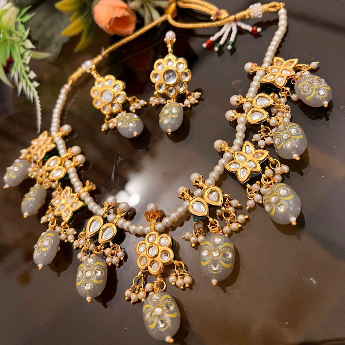 Kundan Sleek Sets