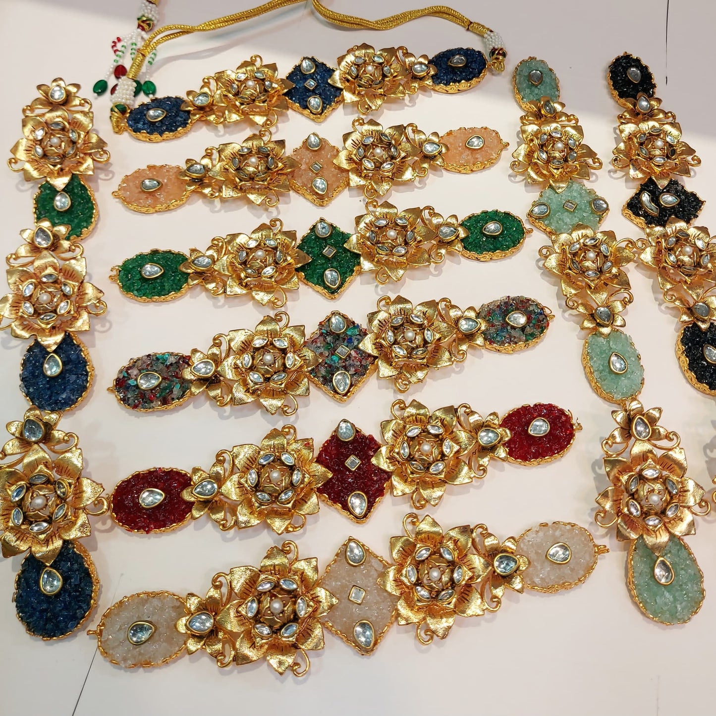 Antique Cut Choker Set
