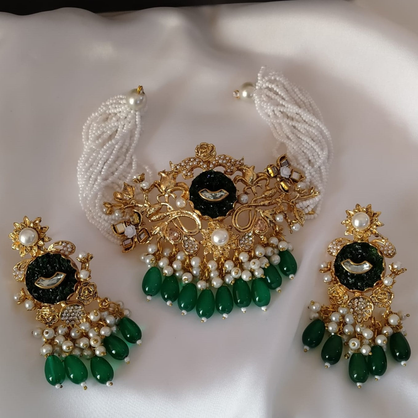 Stylish Choker Sets