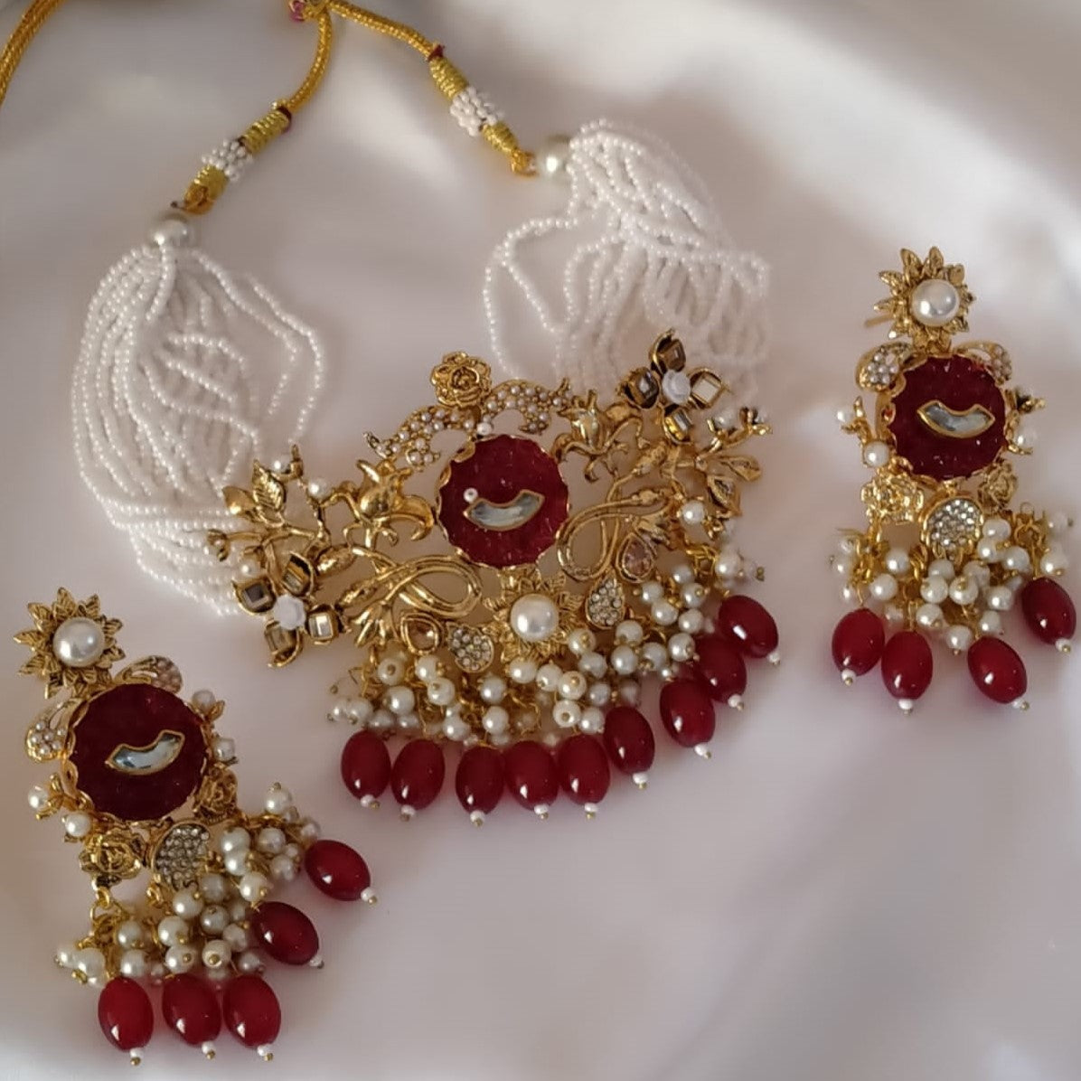 Stylish Choker Sets