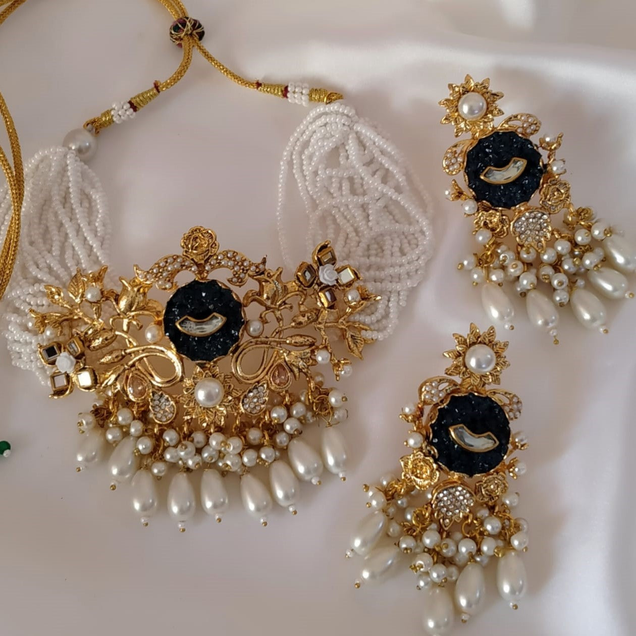 Stylish Choker Sets