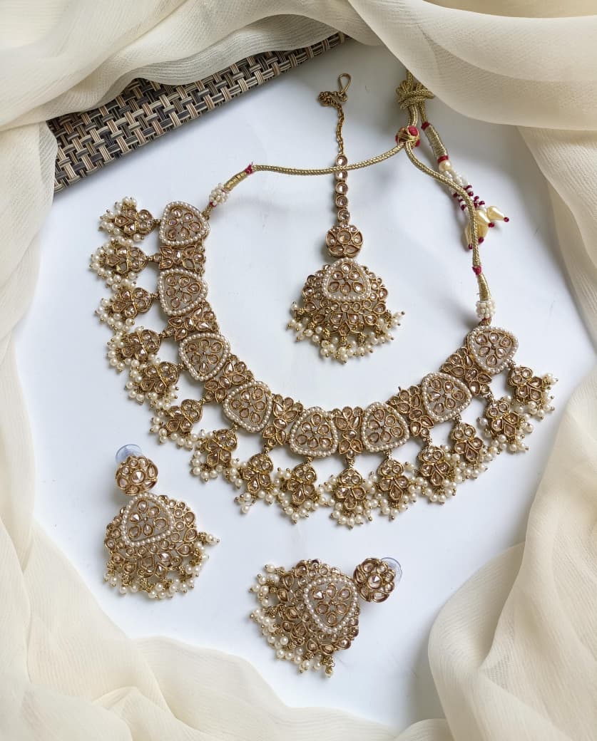 Stylish Necklace Set