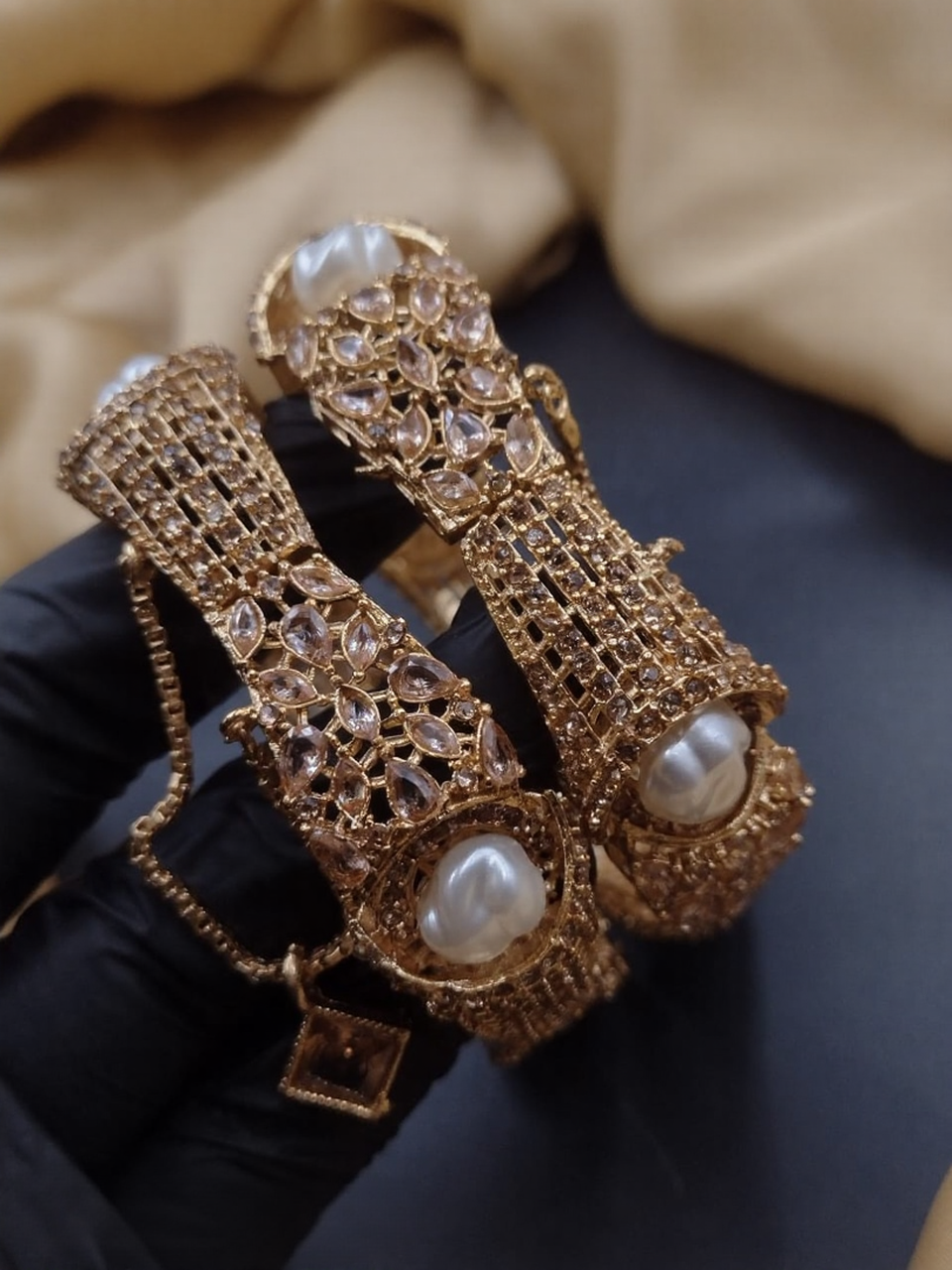 Pair bangles New design Size 2.6 2.8 Available