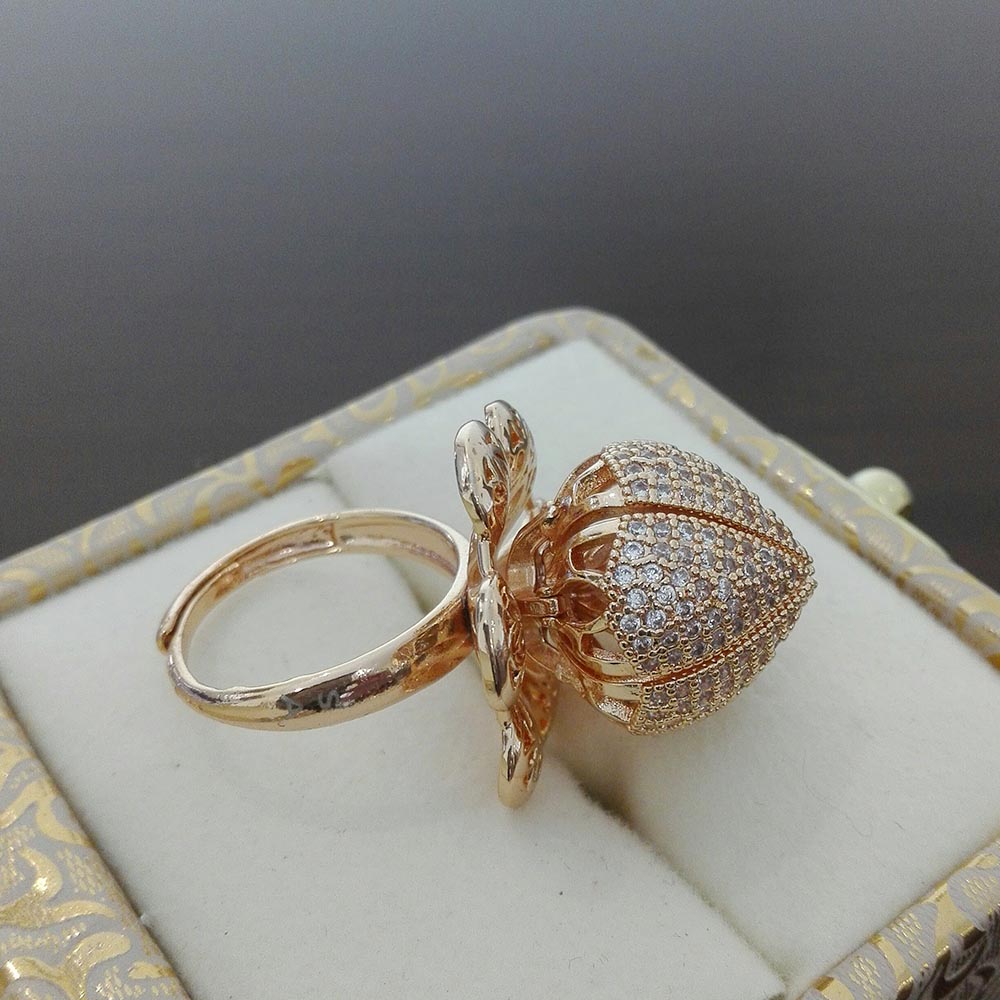 Flower Bloom Ring Gold & Zircona Stones