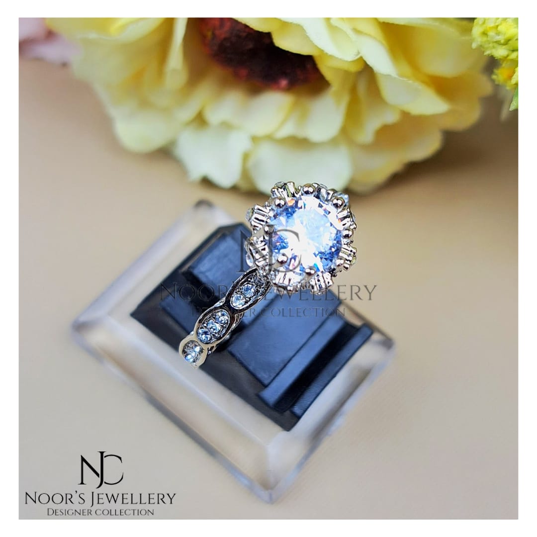 Zircon Sleek Ring