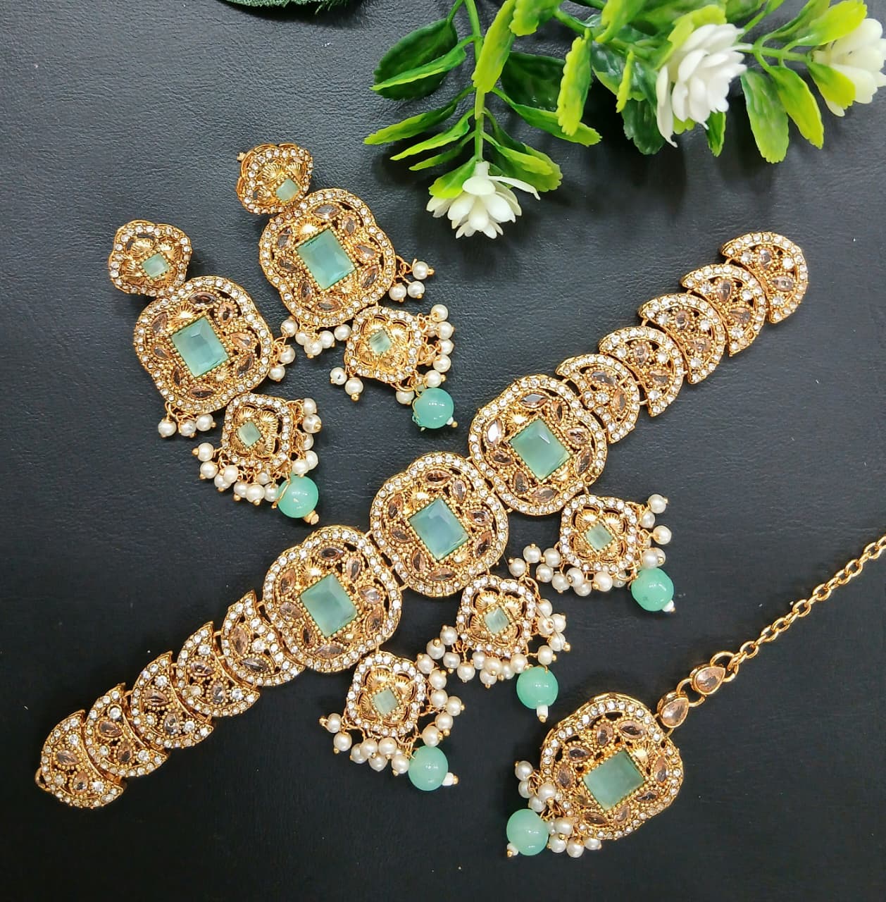 ELEGANT CHAOKAR SET BEAUTIFUL DESIGN AND BEST FINISHED STONE WORK