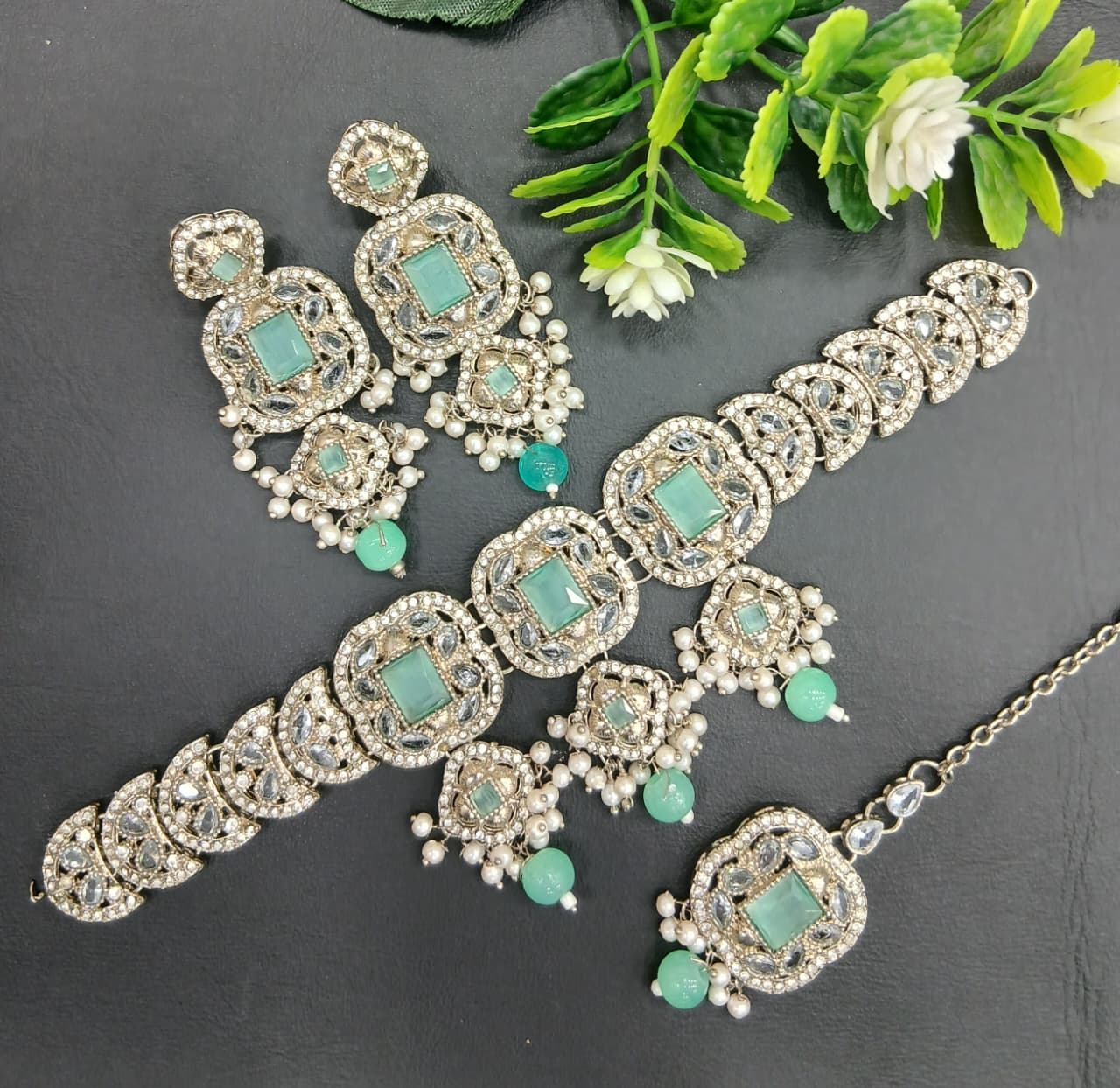 ELEGANT CHAOKAR SET BEAUTIFUL DESIGN AND BEST FINISHED STONE WORK