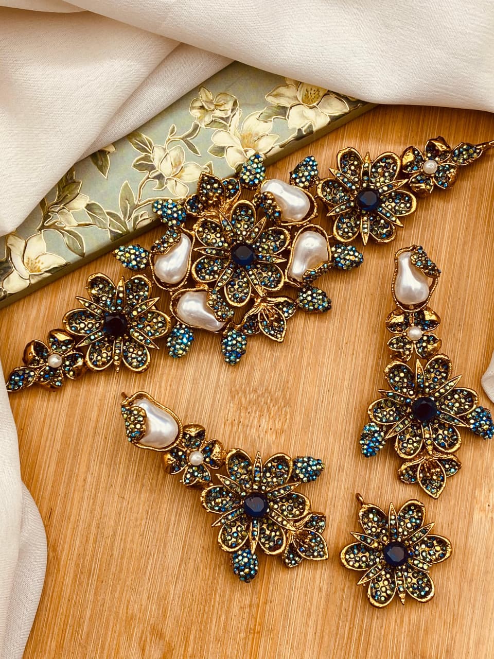 Beautiful Turkish chokers set
