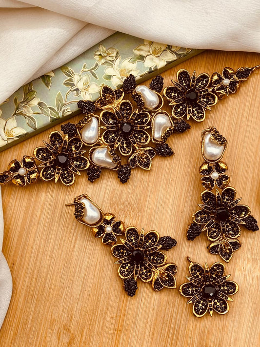 Beautiful Turkish chokers set