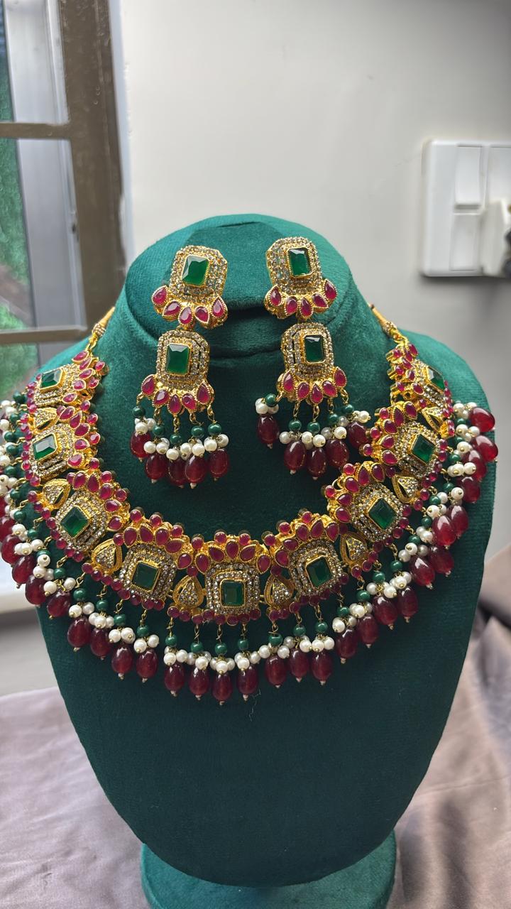 Necklace set red green golden with white beads