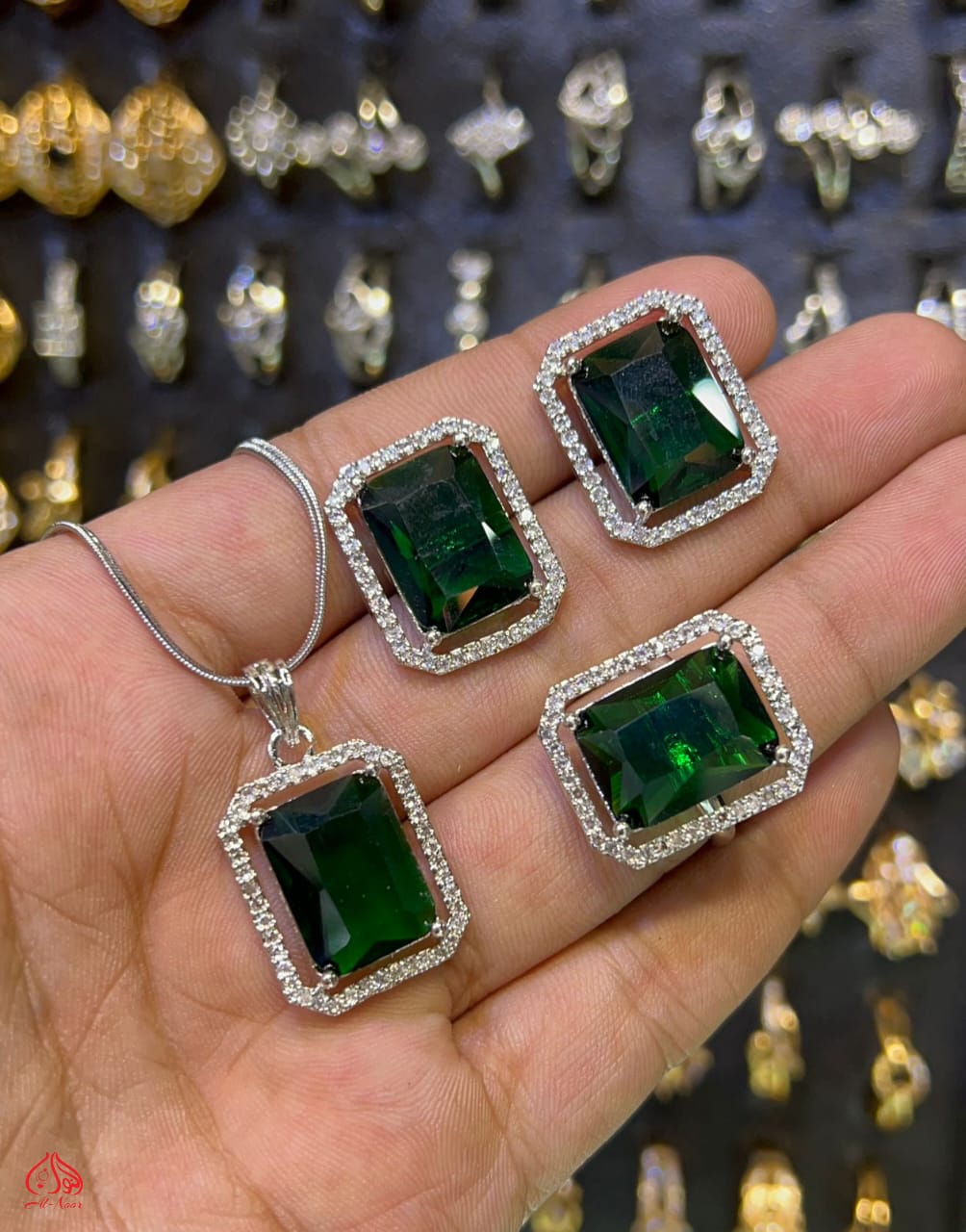 Pandent sets