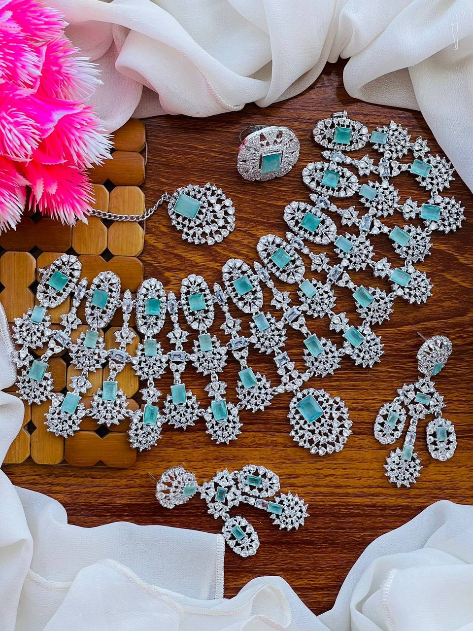 Zircon Set