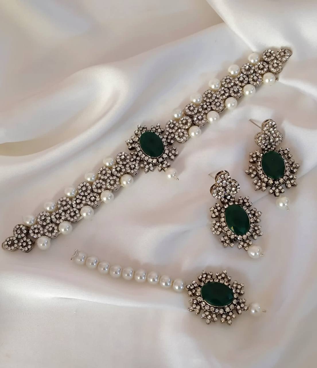 Premium Quality Stones Patti Chokkar Set With Teeka