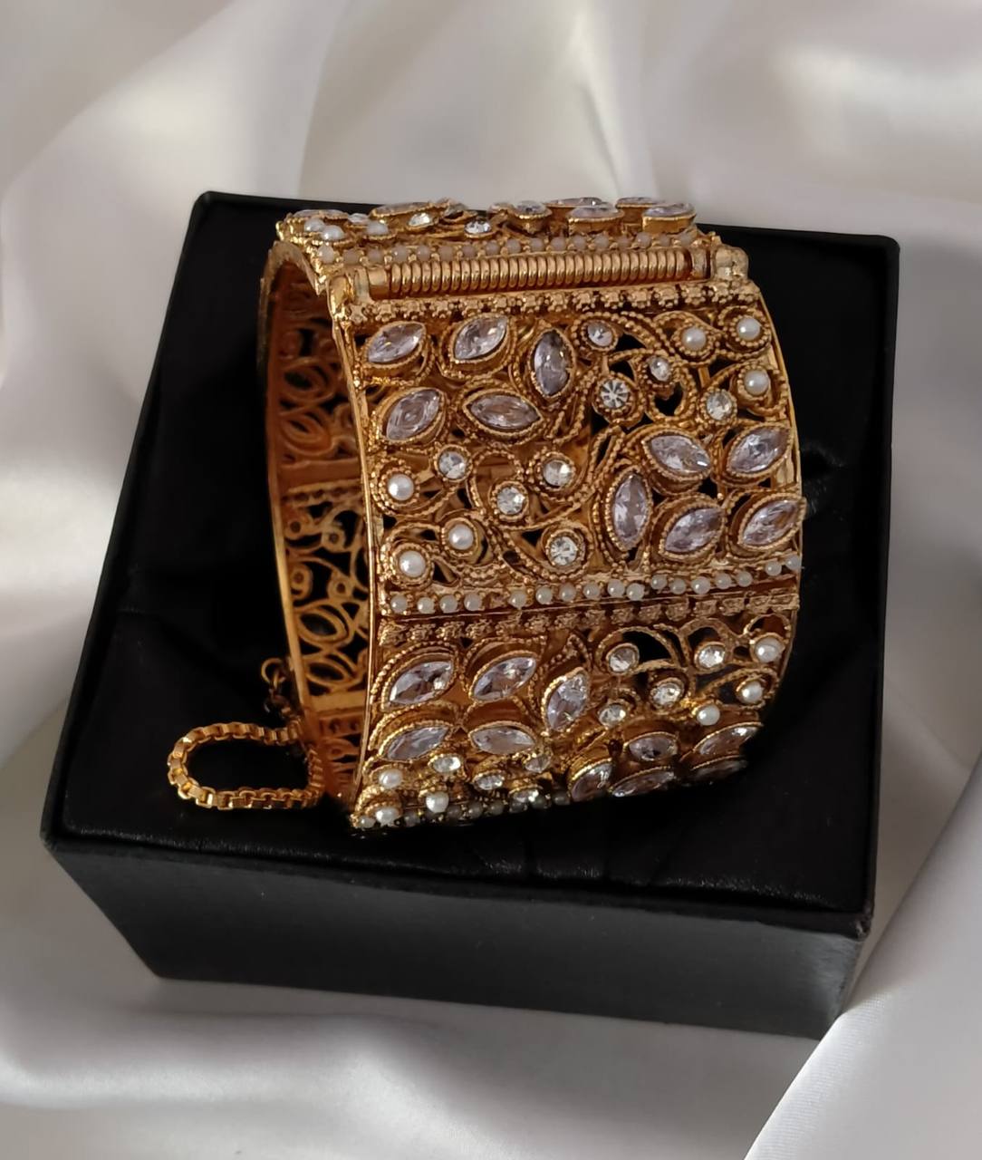 Premium Quality Zircon Stone Openable Bangle