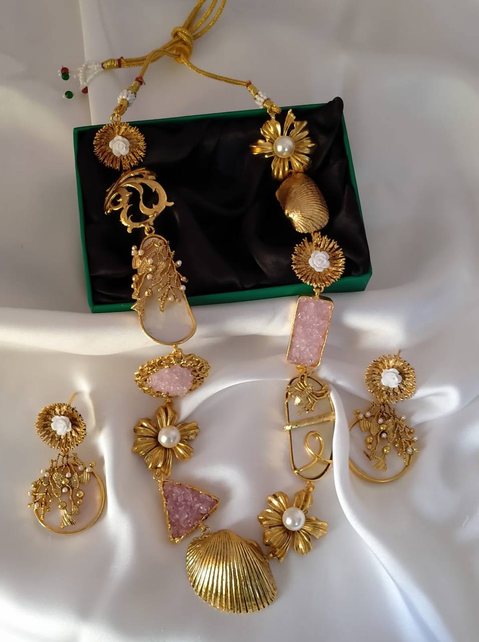 Designer Collection Handmade Crush Stones With Mother Or Pearl Mala With Set