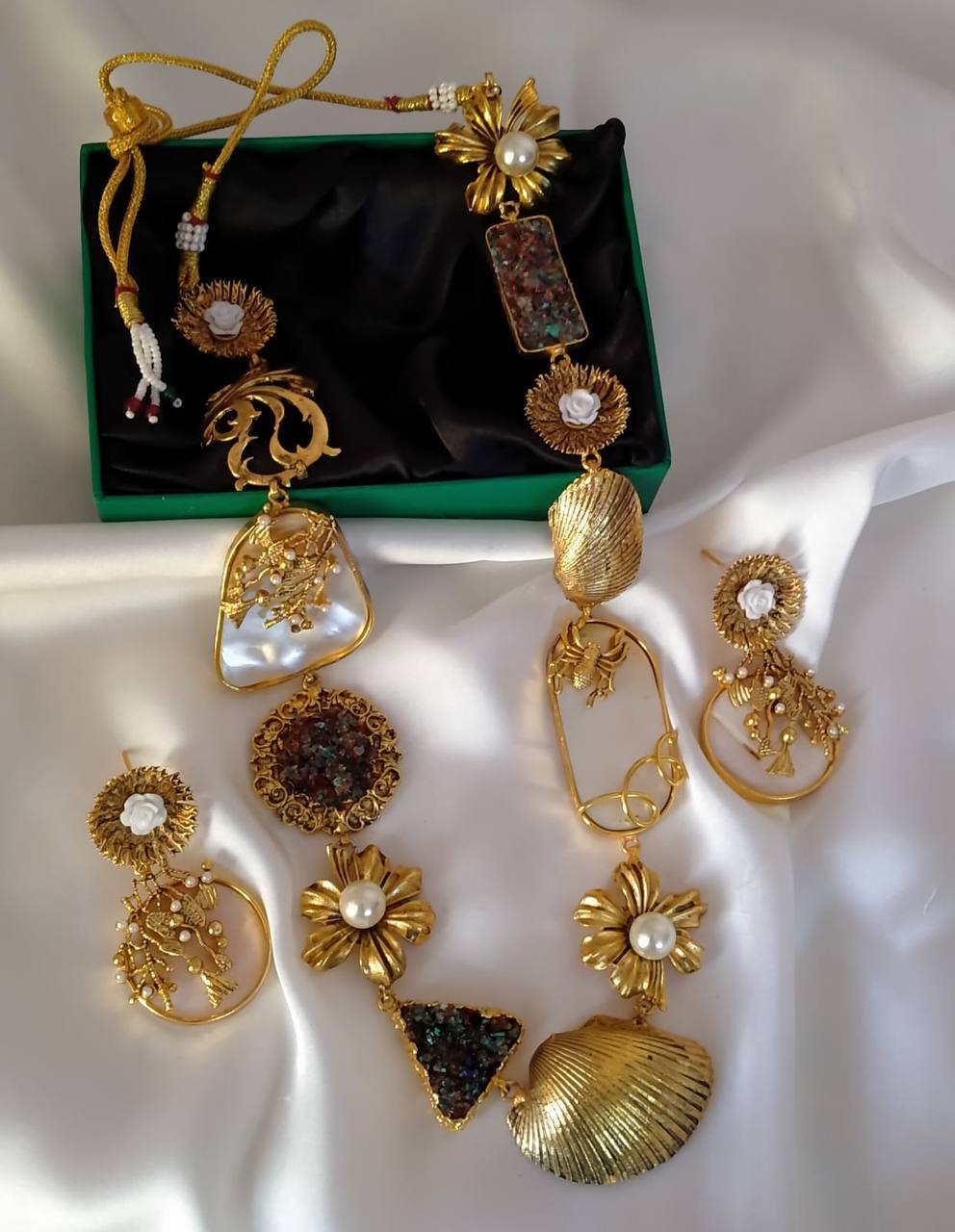Designer Collection Handmade Crush Stones With Mother Or Pearl Mala With Set