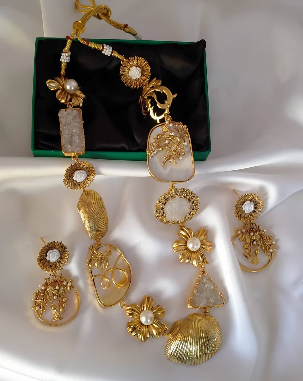 Designer Collection Handmade Crush Stones With Mother Or Pearl Mala With Set